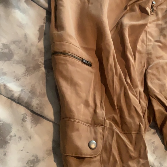 Banana Republic Tan Jogger Pants - Picture 3 of 3
